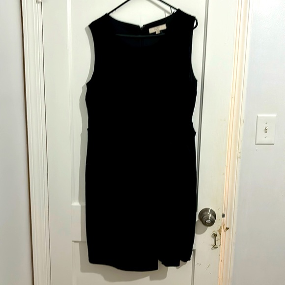 Black sleeveless a line loft plus dress in size 18 - Picture 1 of 7
